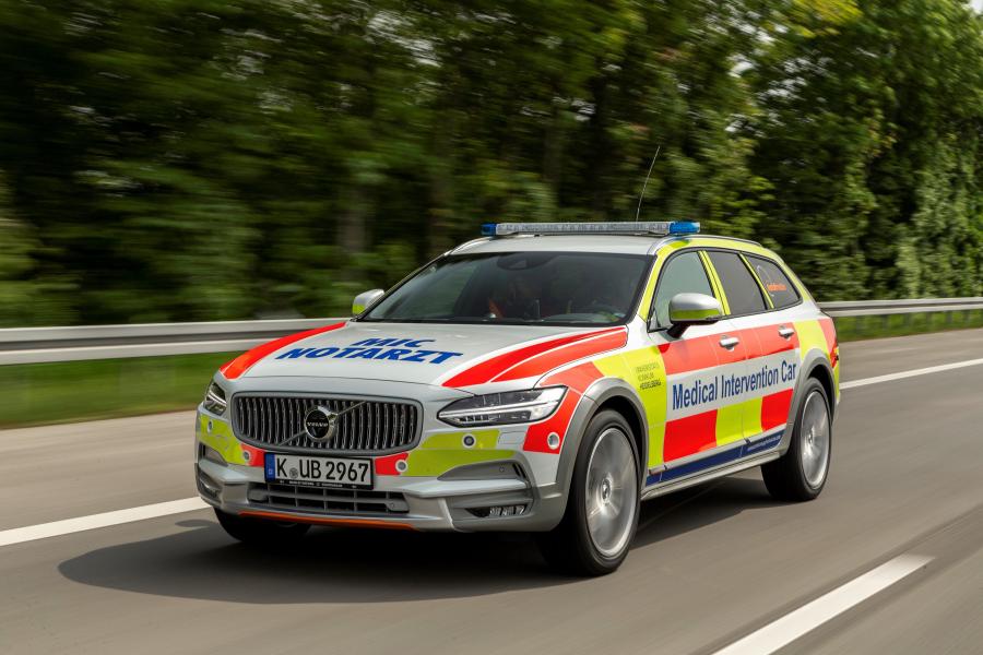 Volvo V90 Cross Country Medical Intervention Car 2019 года  (фото 2 из 6)